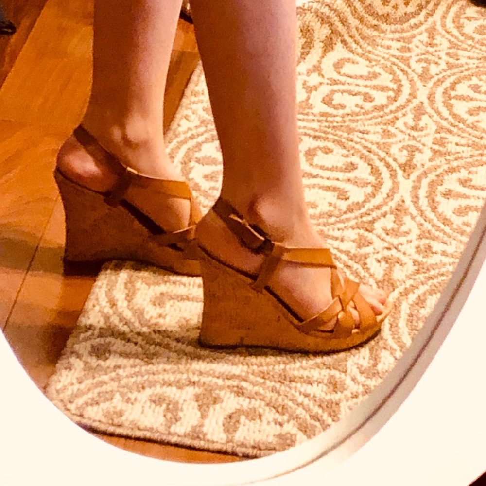 GUESS leather strapped buckle clasp wedges
